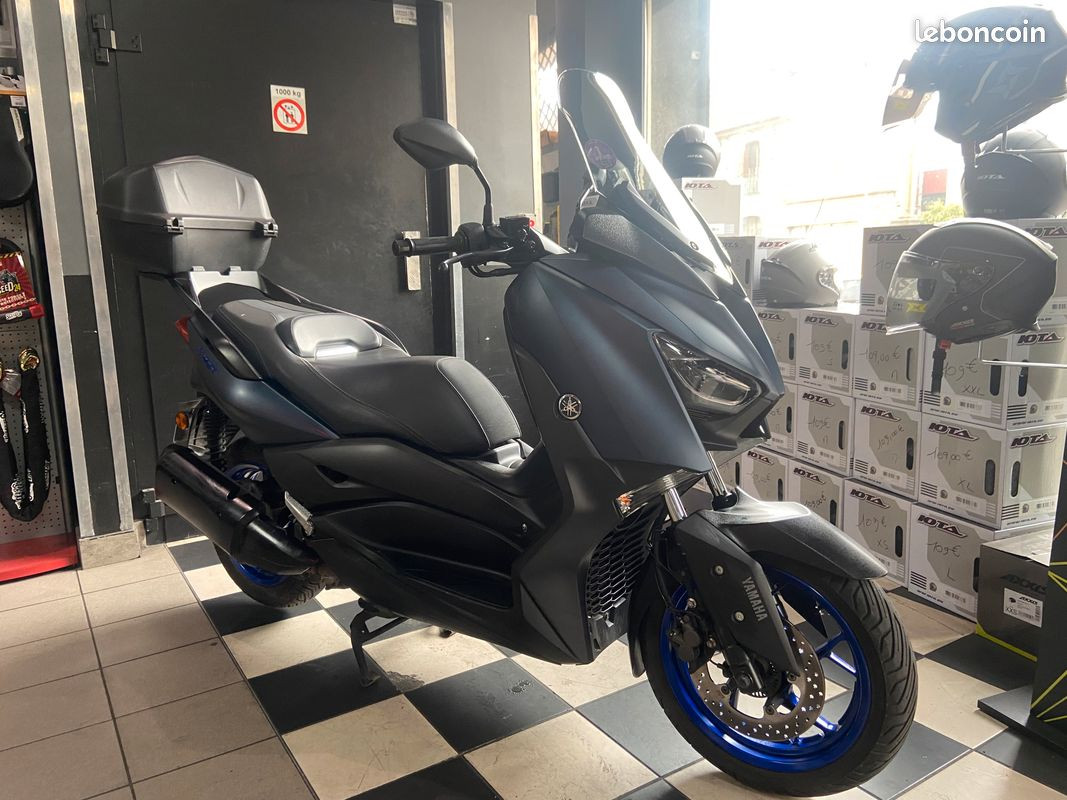 DENIS MOTOS SERVICES - YAMAHA 300 XMAX