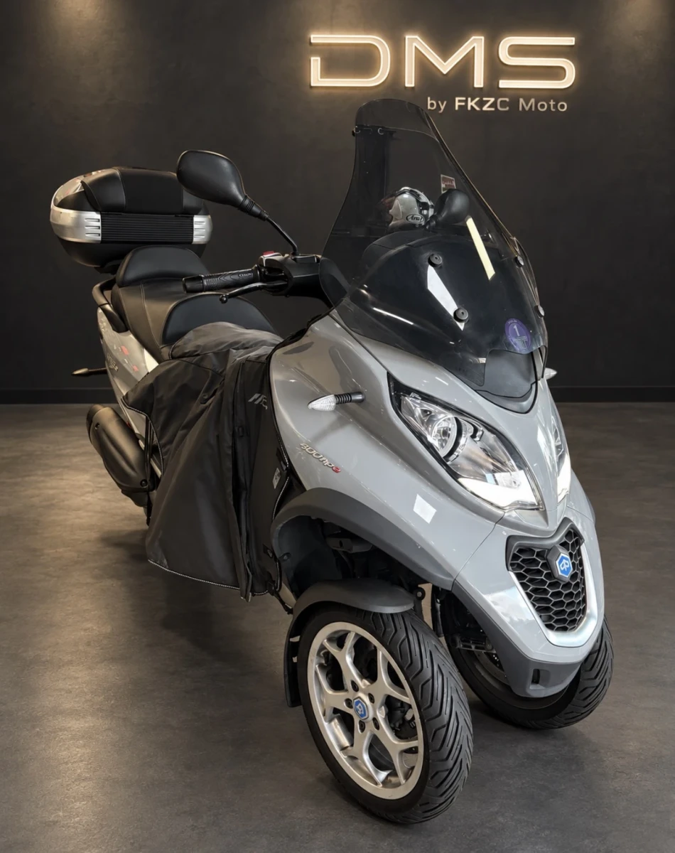 DENIS MOTOS SERVICES - PIAGGIO MP3 400 HPE – GRIS CLAIR 